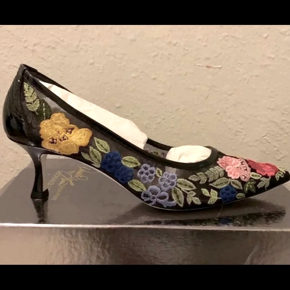 Donald Pliner Multi-Black lace Shoes